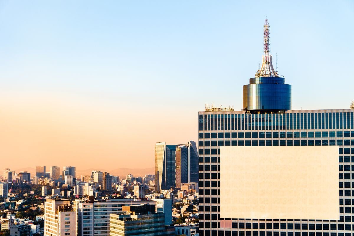 Edificios de oficinas en la ciudad